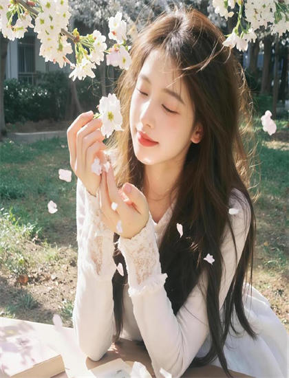 收视第一：《吐丝联盟》美学价值分析：艺术美感与审美特征探讨